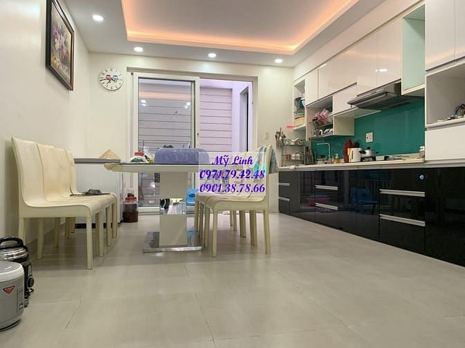 Hình ảnh Cho thuê nhà có hầm 4x20, nhà mới 99%, đầy đủ nội thất để ở.
