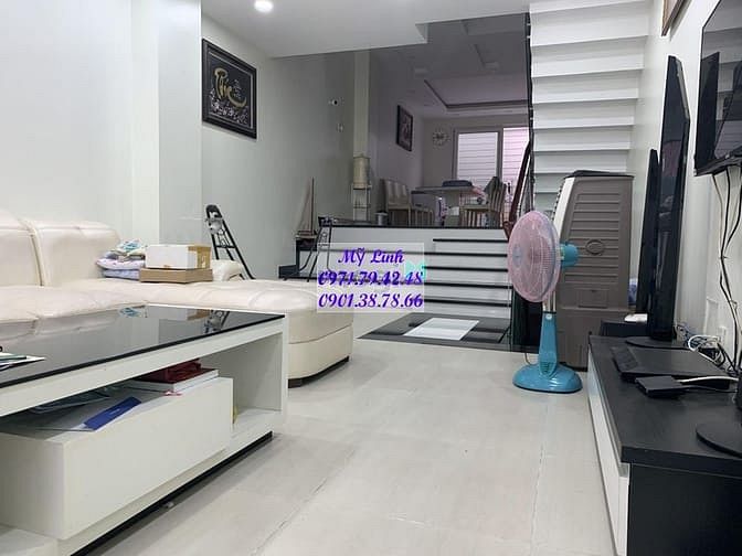 Hình ảnh Cho thuê nhà có hầm 4x20, nhà mới 99%, đầy đủ nội thất để ở.