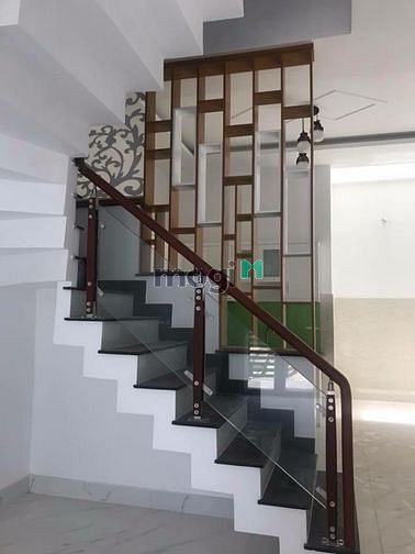 Hình ảnh Cho thuê nhà 1trệt 3 lầu TX 22