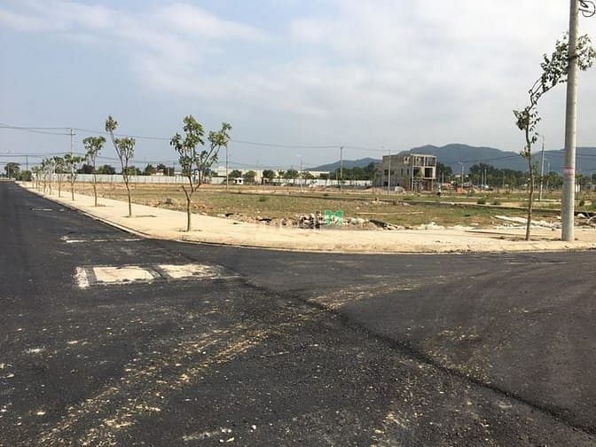 Hình ảnh Chính chủ cần tiền bán 300 m2 đất Lakeside Liên Chiểu , giá 11,5tr/ m2