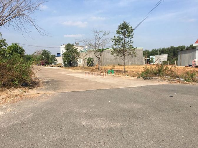 Hình ảnh Cần bán lô đất 300m2 ngay mặt tiền, sát quốc lộ 14, Bến Cát Bình Dương