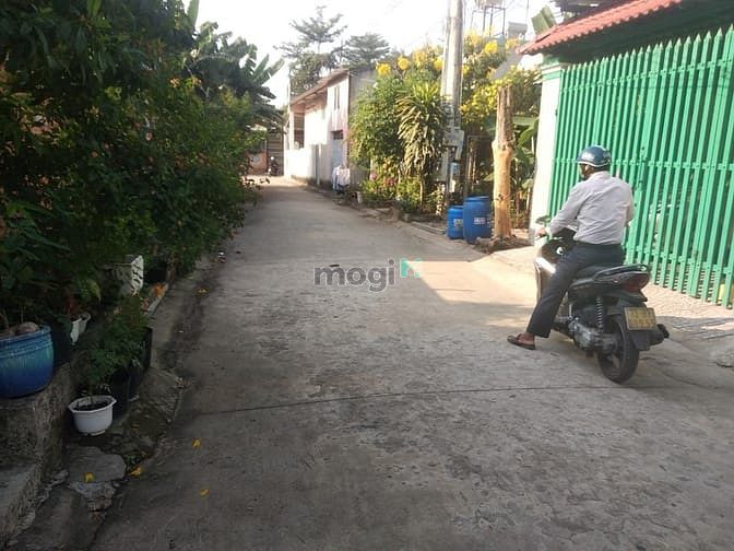 Hình ảnh Thua lỗ KD bán gấp lô đất 100m2(5x20m) đối diện chợ, tiện KD buôn bán