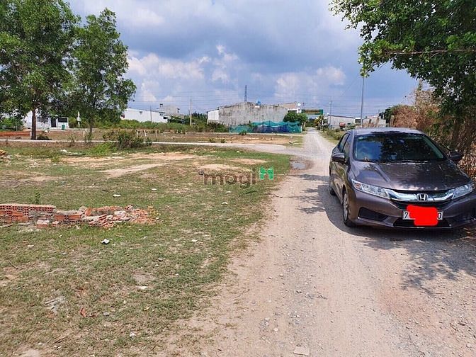 Hình ảnh Bán nền biệt thự góc 350m2 xã Phú Đông cách Q2 chỉ 5 phút