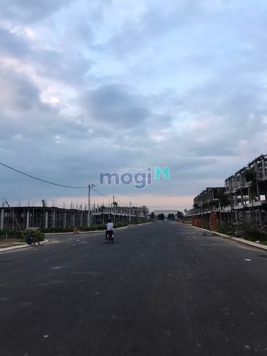 Hình ảnh Cần Thanh Lí Gấp 10 Nền Đất - Sổ Sẳng Ngay Khu Đô Thị Sầm Uất