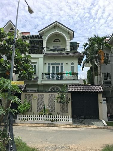 Hình ảnh Nhà Phố Q2 (240M2) Đường 95, P. Bình Trưng Đông.