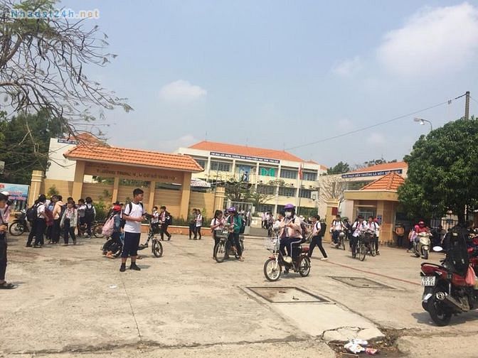 Hình ảnh Chia tài sản bán gấp lô đất 205m2 SHR,TC:100%,dân đông,đối diện chợ