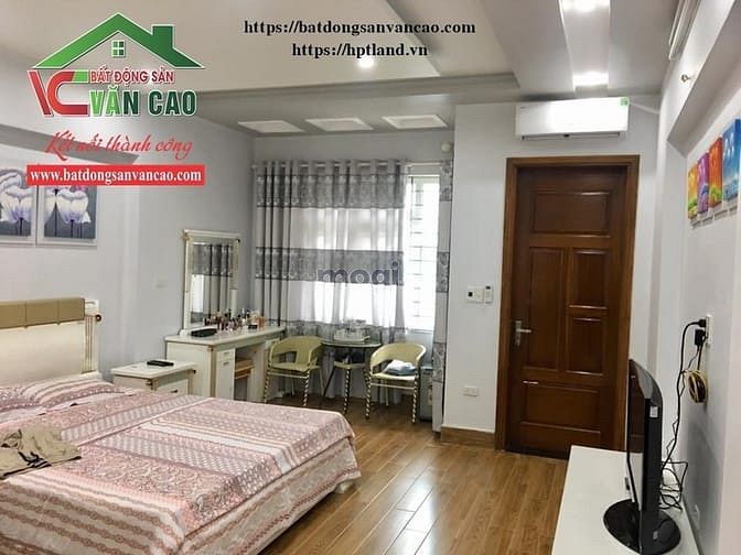 Hình ảnh House for rent beautiful 4-6 bed room Van Cao Street to live or work