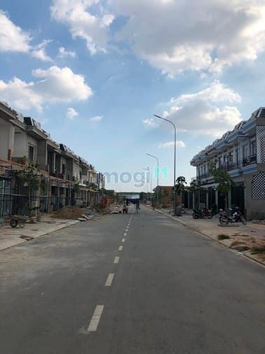 Hình ảnh Chú Long bán gấp đất ngay cổng chợ , trường TH, THCS, THPT liền kề KCN
