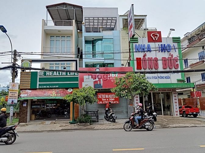 Hình ảnh Bán nhà 4 tầng 6,5mx19m quận 3 đang làm spa