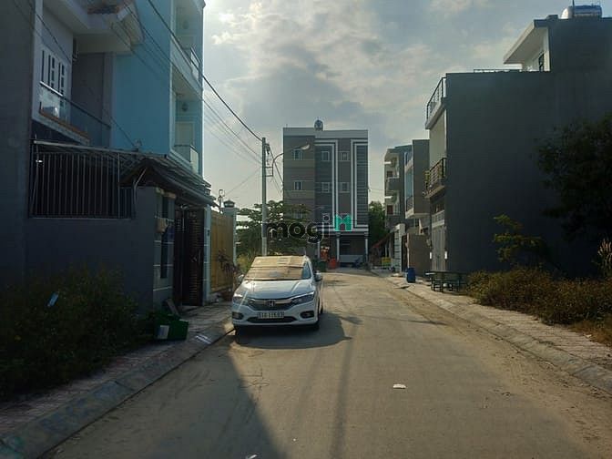 Hình ảnh Tôi cần bán lô đất ngay ngã 3 LÊ VĂN VIỆT , P .Long Thạnh Mỹ , Quận 9