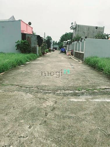 Hình ảnh Đất xã Phú Hữu 150m2 (6x25) đường ô tô 16 chổ cách phà 5 phút