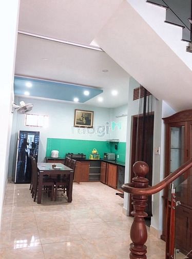 Hình ảnh Cho thuê nhà HXH Tân Quý, quận Tân Phú, 2 tấm, full nội thất.