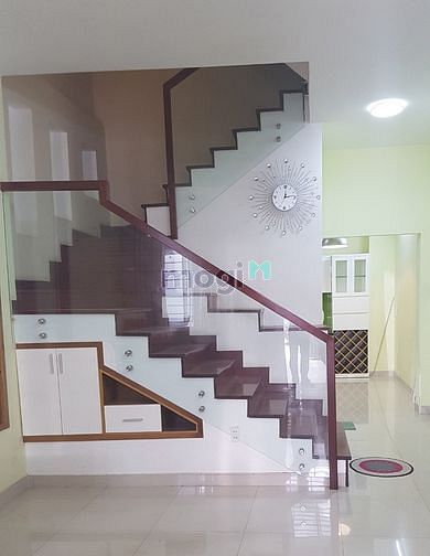 Hình ảnh cho thuê nhà 1 trêt 3 lầu Tân Sơn Hòa