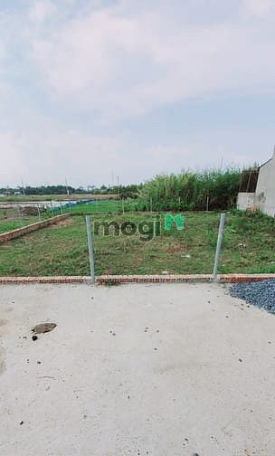 Hình ảnh Bán đất thổ cư 300m2 đường ô tô xã Phú Hữu cách phà 2 phút