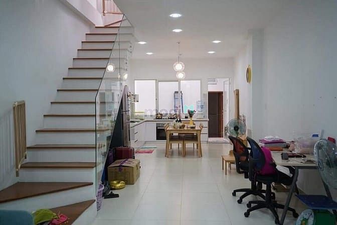 Hình ảnh Bán gấp biệt thự mini út tịch, trệt, 3 lầu, sân thượng