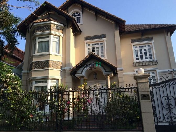 Hình ảnh Biệt thự Đơn lập P. Thảo Điền - Sân vườn, hồ bơi - Giá 4000$/tháng