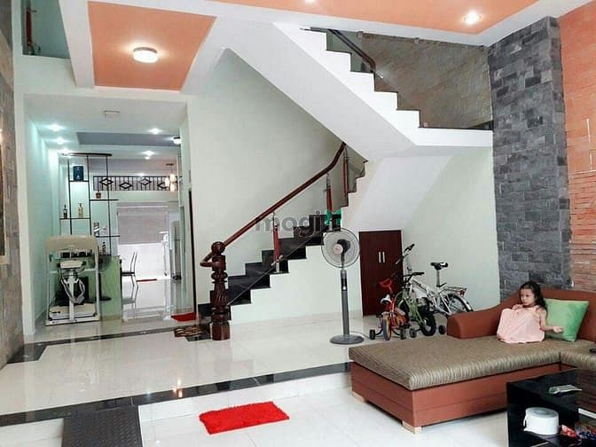 Hình ảnh Tân Hải, DT 5x14,5m, 3 tầng vỉa hè