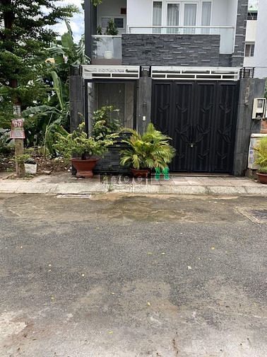 Hình ảnh Cho thuê nhà Đường NB Xuân Thủy - DTSD 200m2 - Giá 1300$/tháng