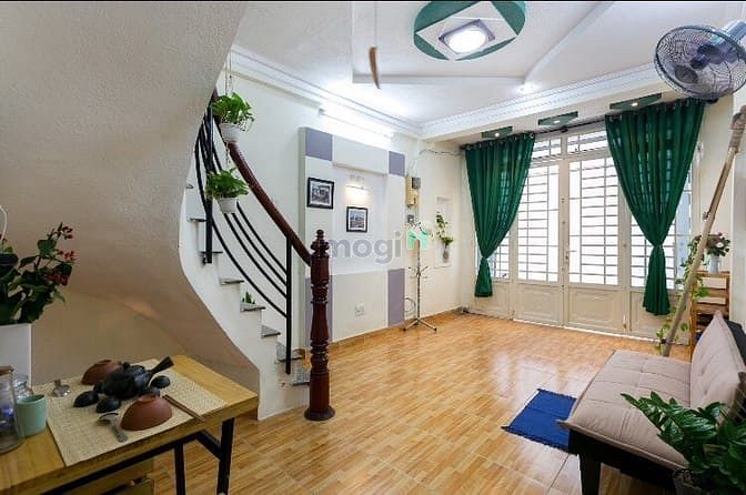 Hình ảnh Bán Gấp Nhà Hxh Đường Lê Văn Sỹ, Phường 1, Quận Tân Bình (5,3mx22m)