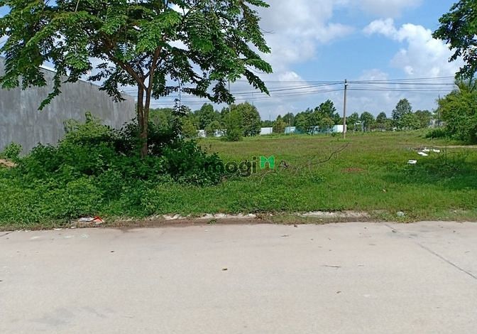 Hình ảnh Có 450m2 đất thổ cư, nằm khu dân cư đông đúc giá 590tr, đường 8m, SHR