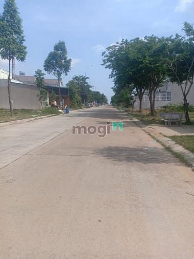 Hình ảnh Đất trong khu đô thị, đường 16m, dân cư đông, qua chợ và trường 500m