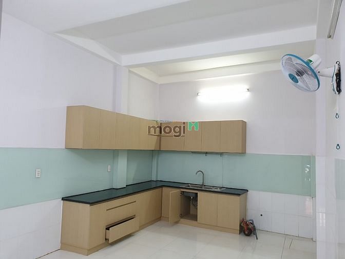 Hình ảnh Nhà mới 2 tầng,DT:4,2x20m, Đường 8m Tô Hiệu, quận Tân Phú.