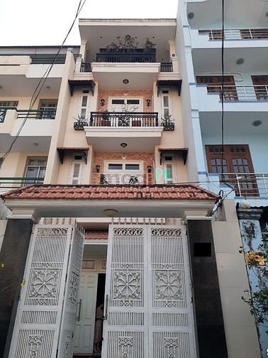 Hình ảnh Cho thuê Nhà Quận 2 - DTSD 550m2 - Hầm 3 Lầu - Giá thuê 40 triệu/tháng