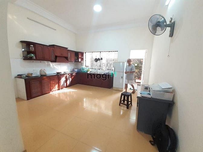 Hình ảnh Cho thuê Nhà Quận 2 - DTSD 550m2 - Hầm 3 Lầu - Giá thuê 40 triệu/tháng