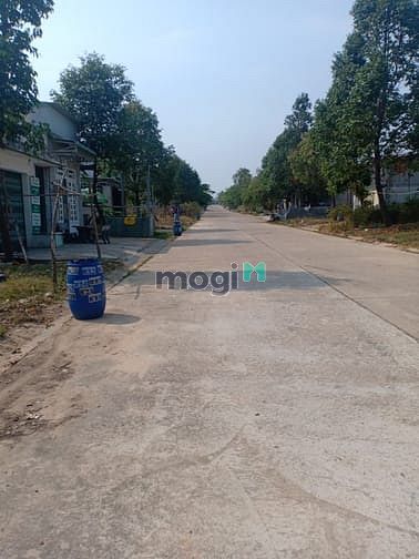 Hình ảnh Bán nhanh lô đất gần trường cấp 1 và khu dân cư đông đúc, có sổ roi