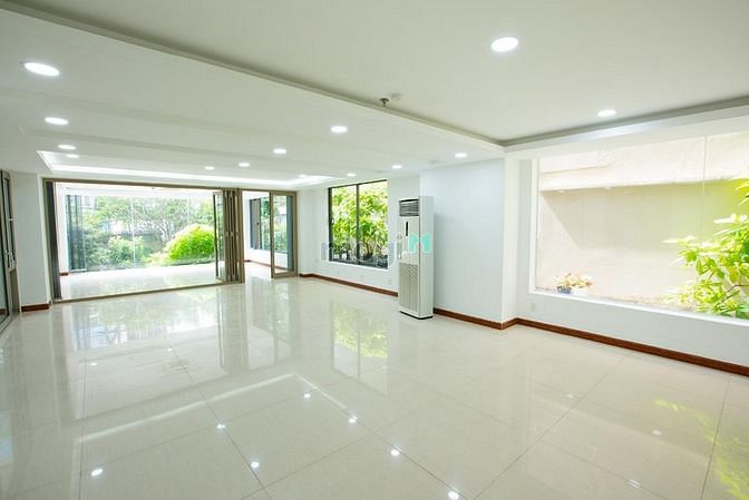Hình ảnh cho thuê nhà 4 tầng Âu Cơ diện tích 10x19m