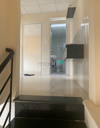 Hình ảnh Cho thuê nhà trệt 1 lửng mới, 3PN, đ.Thạch Lam, quận Tân Phú.