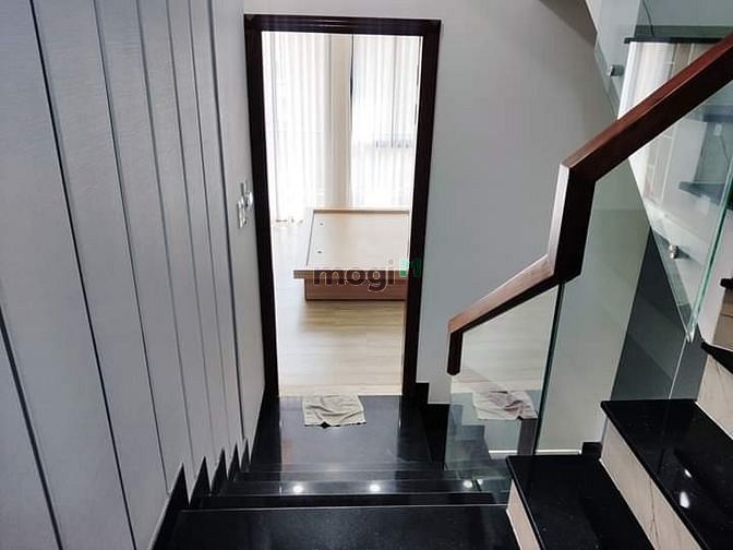Hình ảnh Hẻm xe hơi Lạc Long Quân P.8 Q.Tân Bình