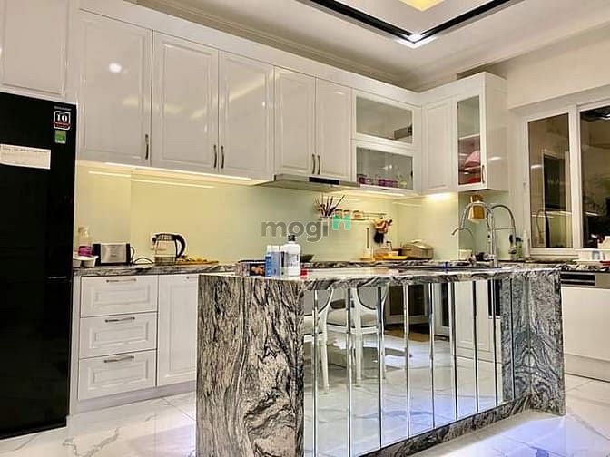 Hình ảnh Hẻm xe hơi Lạc Long Quân P.11 Q.Tân Bình