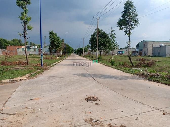 Hình ảnh Đất BD giá 550tr/ nền thổ cư 100%,đường 16m, Sổ hồng dân đông, kề chợ