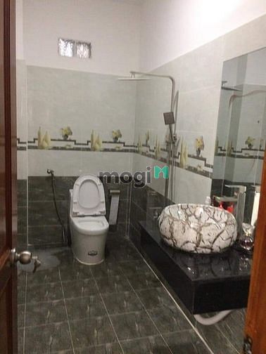 Hình ảnh Hẻm xe hơi Cách Mạng Tháng Tám P.5 Q.Tân Bình