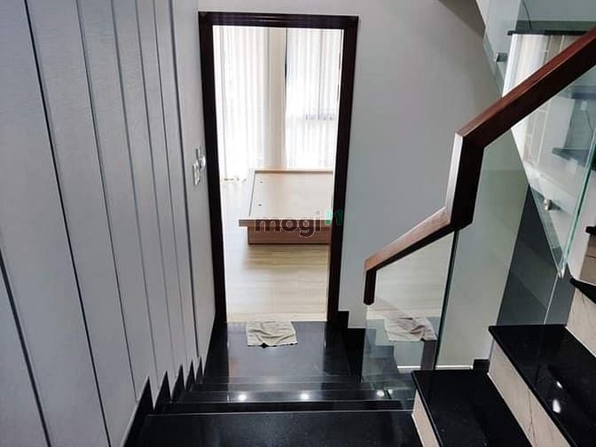 Hình ảnh Hẻm xe hơi Thành Thái P.01 Q.10