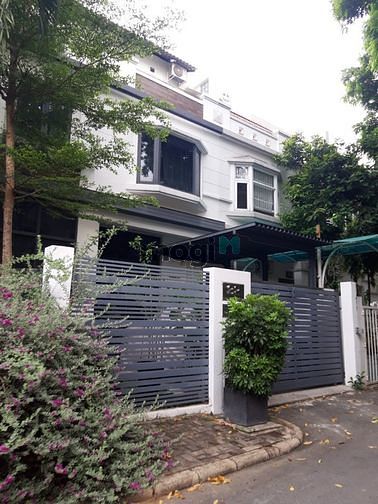 Hình ảnh Cho thuê biệt thự cao cấp PMH, Q7 full nội thất nhà đẹp lung linh.