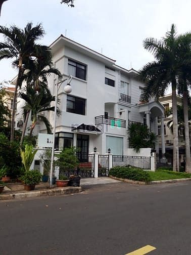Hình ảnh Cho thuê biệt thự cao cấp PMH, Q7 full nội thất nhà đẹp lung linh.