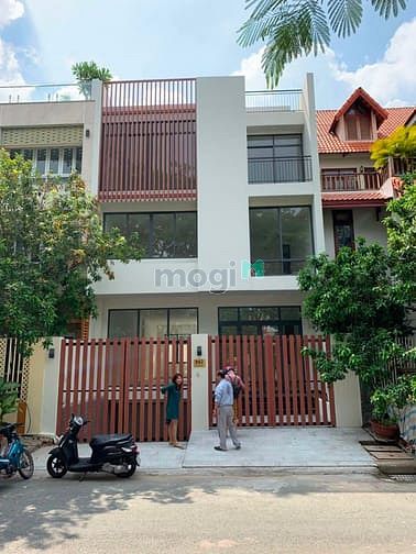 Hình ảnh Cần cho thuê gấp biệt thự Mỹ Thái, PMH, Q7, nhà mới sơn sửa.