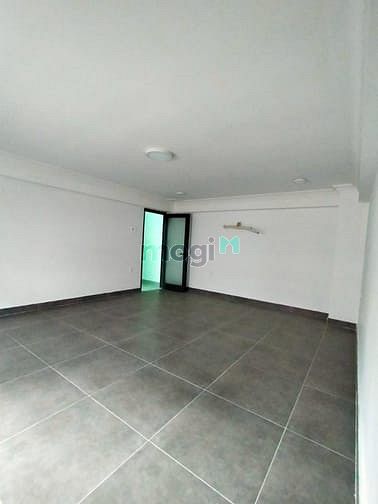 Hình ảnh Cho thuê 185C Cách Mạng Tháng 8 p5 quận 3.