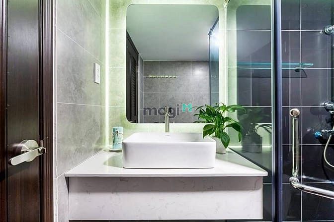 Hình ảnh Cần cho thuê nhà 240a Mặt Tiền Cách Mạng tháng 8.