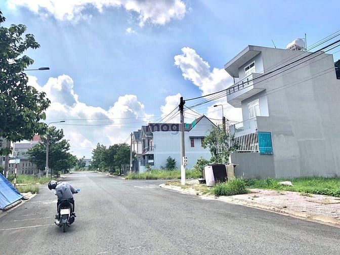 Hình ảnh Bán 593m2 đất ngay trung tâm thị trấn Trảng Bom sổ hồng riêng 4.8tr/m