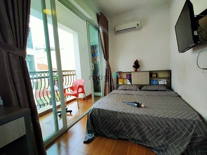 Hình ảnh CHDV ngay chợ Hoàng Hoa Thám, ban công, full NT.