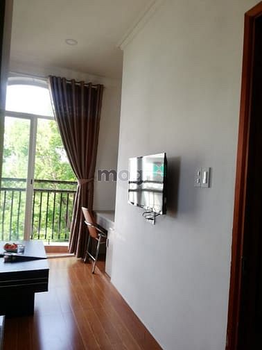 Hình ảnh CHDV ngay chợ Hoàng Hoa Thám, ban công, full NT.