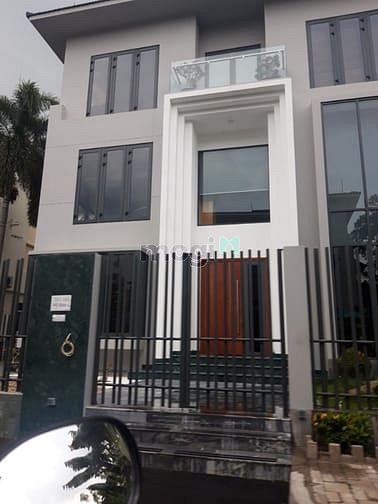 Hình ảnh Cần cho thuê căn biệt thự Phú Mỹ, nhà cực đẹp, nội thất đầy đủ.