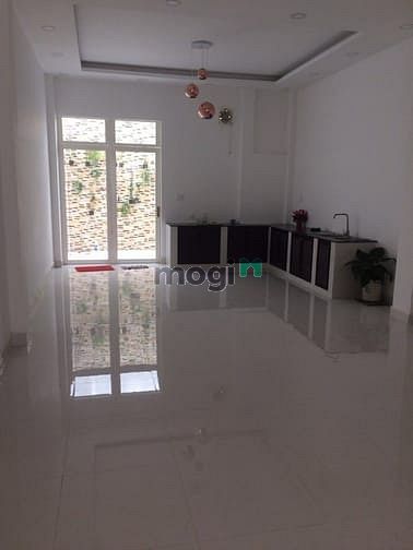 Hình ảnh Cần cho thuê nguyên căn 28B Hoàng Việt, P4, Tân Bình