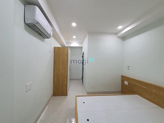 Hình ảnh CHDV mới xây full nội thất, ban công thoáng mát.TP