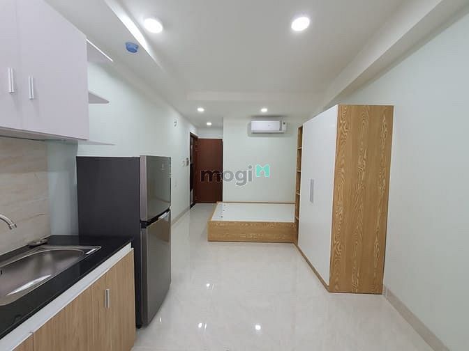 Hình ảnh CHDV mới xây full nội thất, ban công thoáng mát.TP
