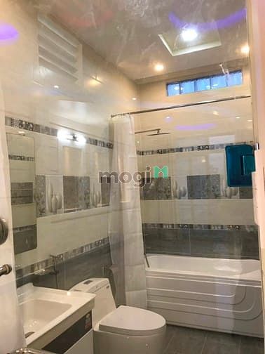 Hình ảnh Cho thuê Góc 2 Mặt Tiền 702A Sư Vạn Hạnh p10 quận 10