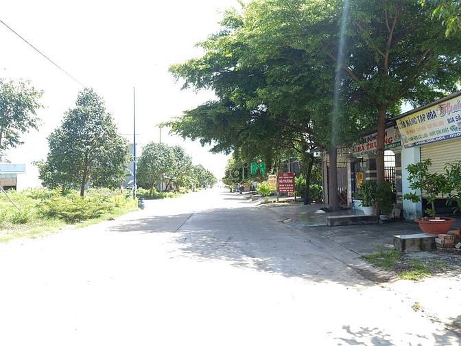 Hình ảnh Bán Gấp 300m2 Đất Mt Kcn, Và Dãy Nhà Trọ Đang Cho Thuê Kín, Shr, Giá b